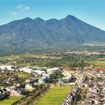 Rute ke Puncak Mustika Manik